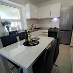 Dream House וילה טרסטנו